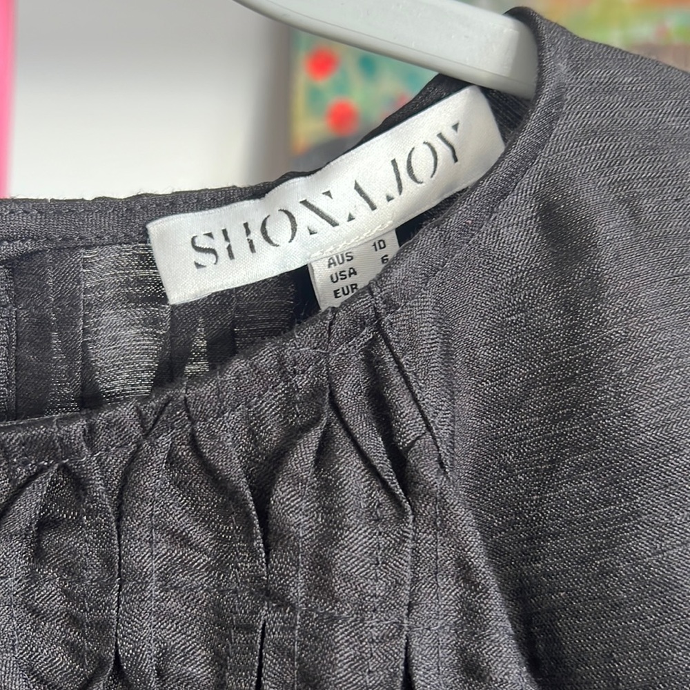 Shona Joy Black Smocked Cropped Balloon-Sleeve Top - Picture 6 of 8